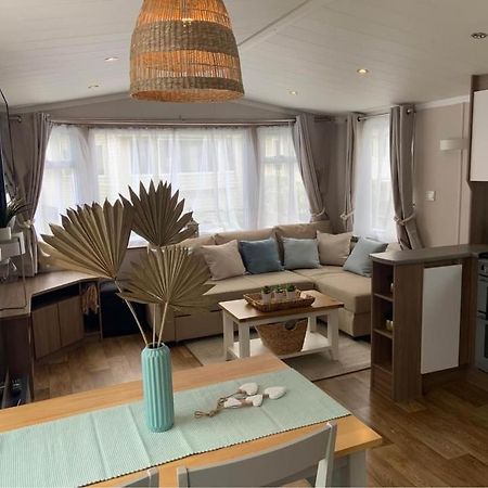 Cosy, Coastal Themed Holiday Home, Rockley Park, Poole, Dorset Extérieur photo