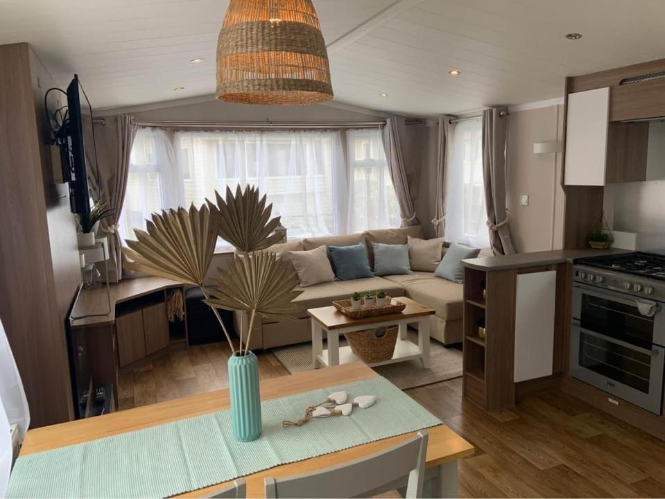 Cosy, Coastal Themed Holiday Home, Rockley Park, Poole, Dorset Extérieur photo